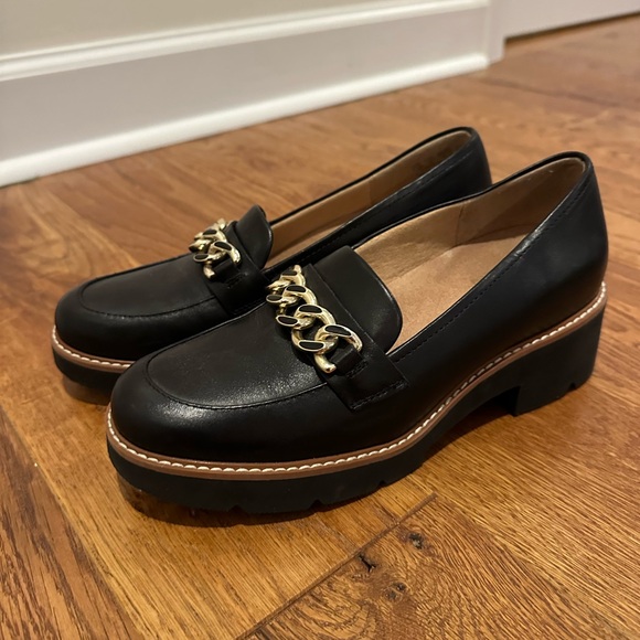 Naturalizer Black Chunky Heel Loafers with GOLD chain - Picture 2 of 6